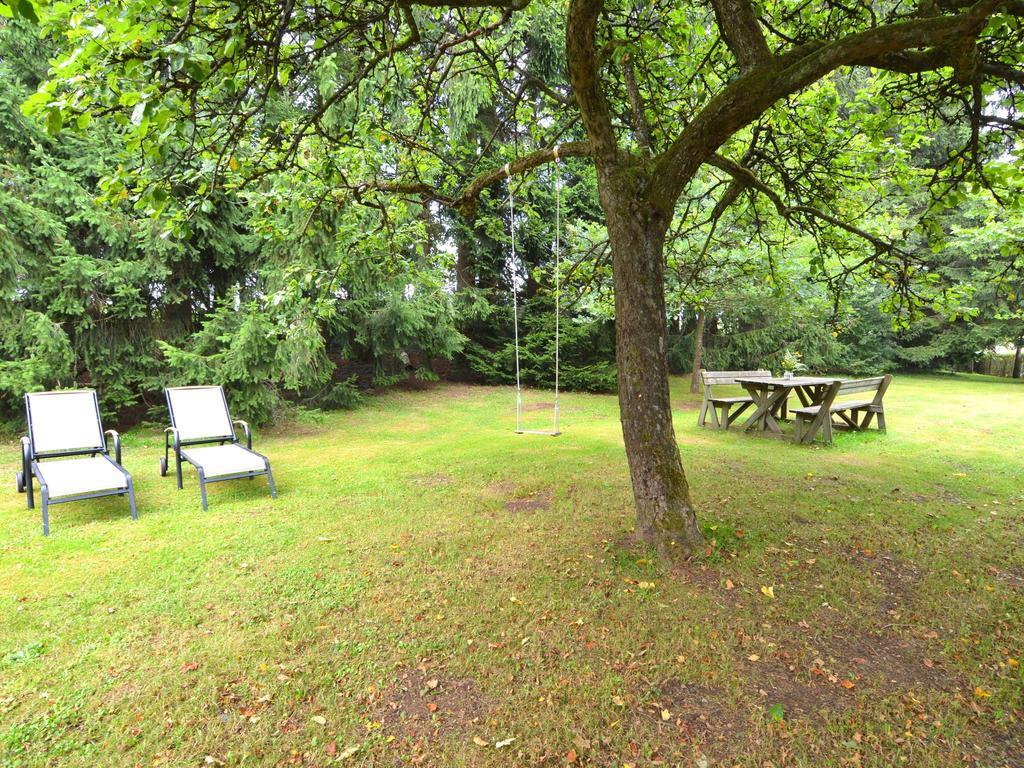 Furnished Bungalow In Monceau En Ardenne With Garden Barbecue Oizy Eksteriør bilde