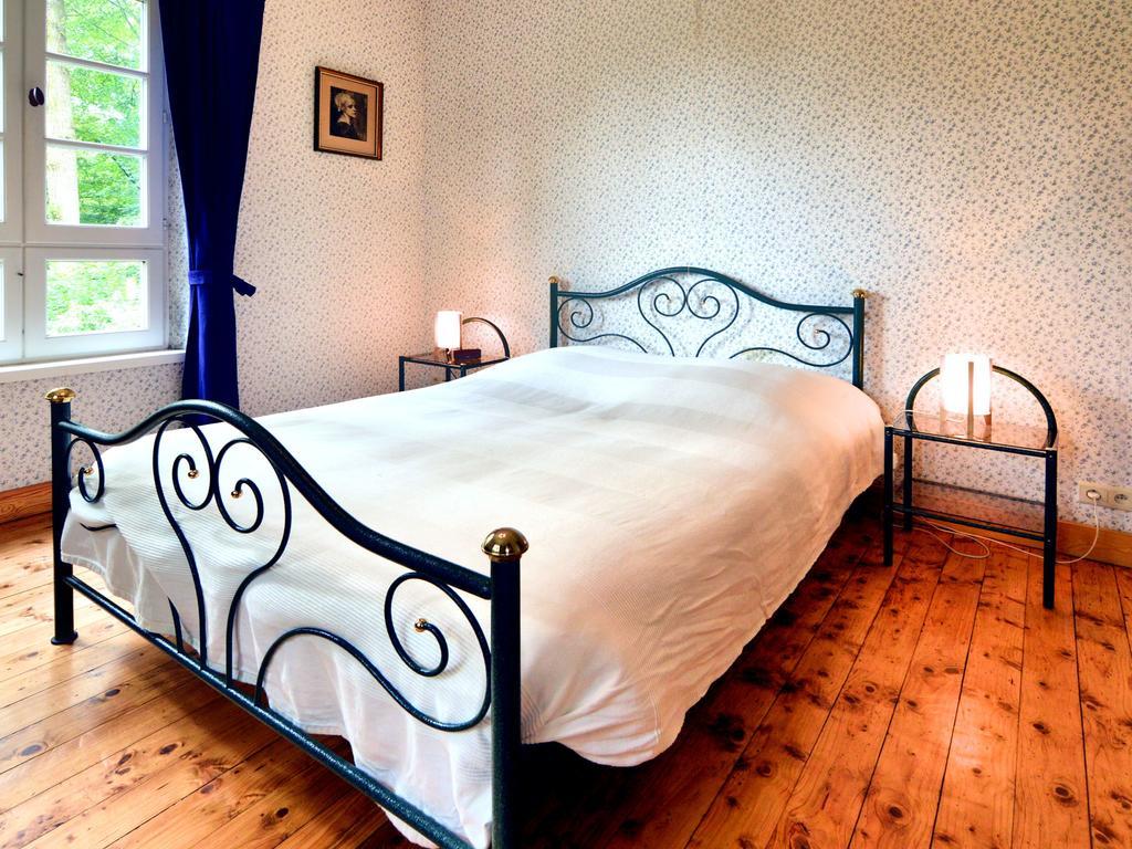 Furnished Bungalow In Monceau En Ardenne With Garden Barbecue Oizy Eksteriør bilde