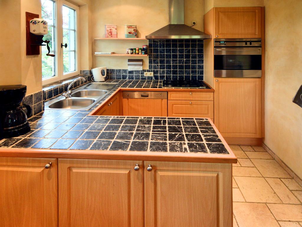 Furnished Bungalow In Monceau En Ardenne With Garden Barbecue Oizy Eksteriør bilde